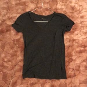 Basic Dark grey v neck
